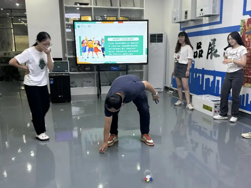 Vangood's Energizing Morning Meetings: Building Team Spirit Through Fun and Games