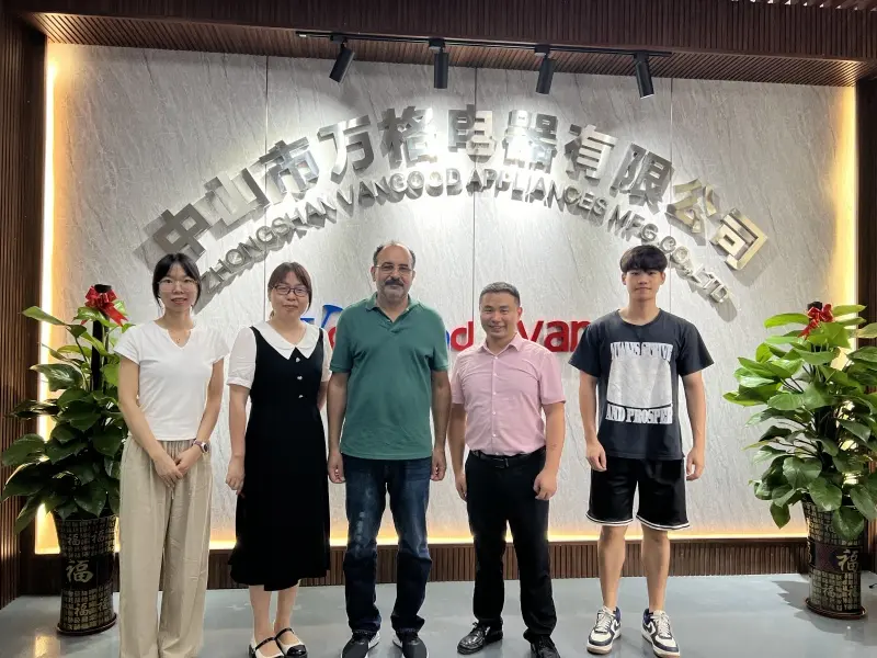 Vangood Welcomes Valued Client to Tour New Facility